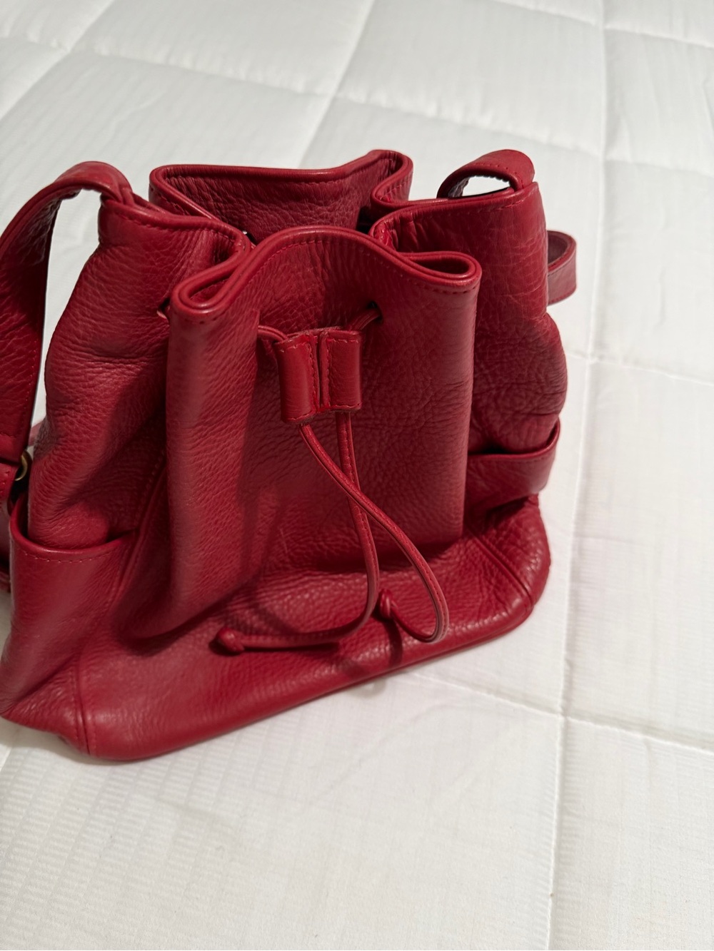 COACH Vintage Two Pocket
Drawstring Natural Pebble Grain
Sonoma Red Leather 1997